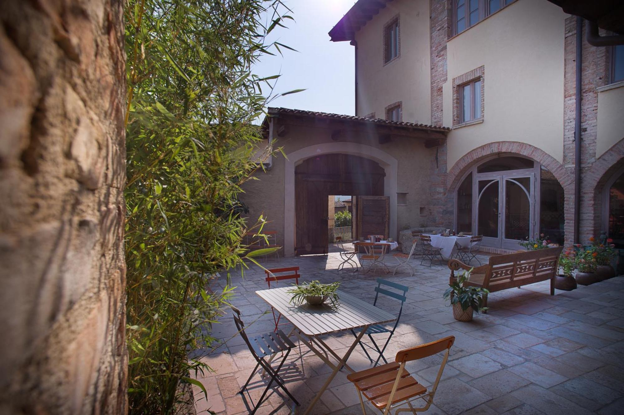 Boutique Hotel Villa Dei Campi Гавардо Екстериор снимка