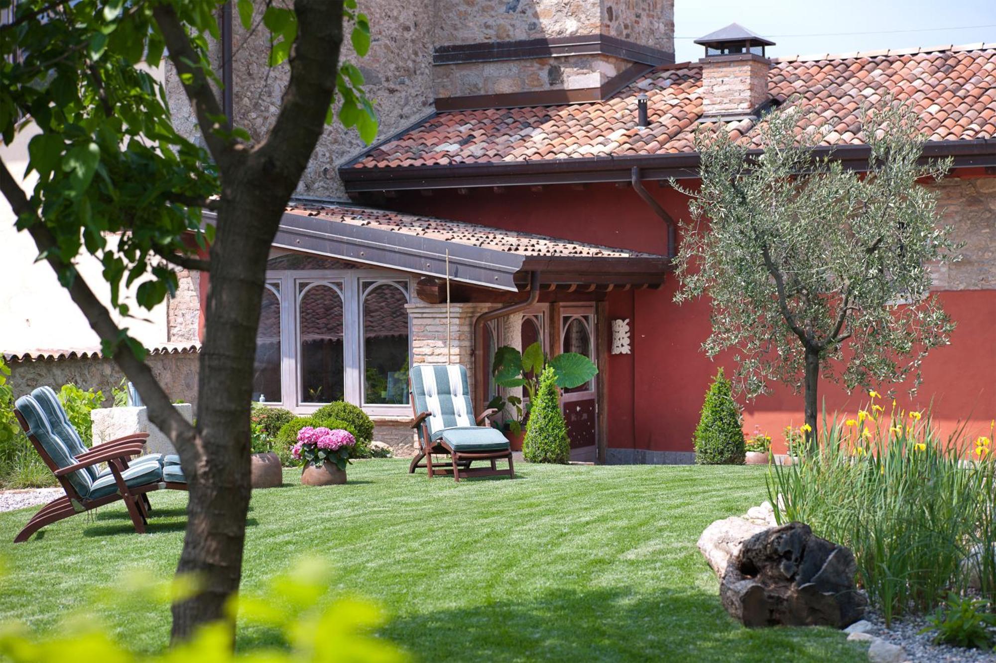 Boutique Hotel Villa Dei Campi Гавардо Екстериор снимка