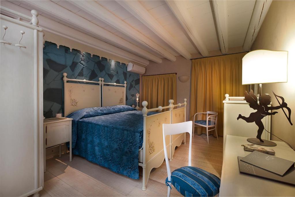 Boutique Hotel Villa Dei Campi Гавардо Стая снимка