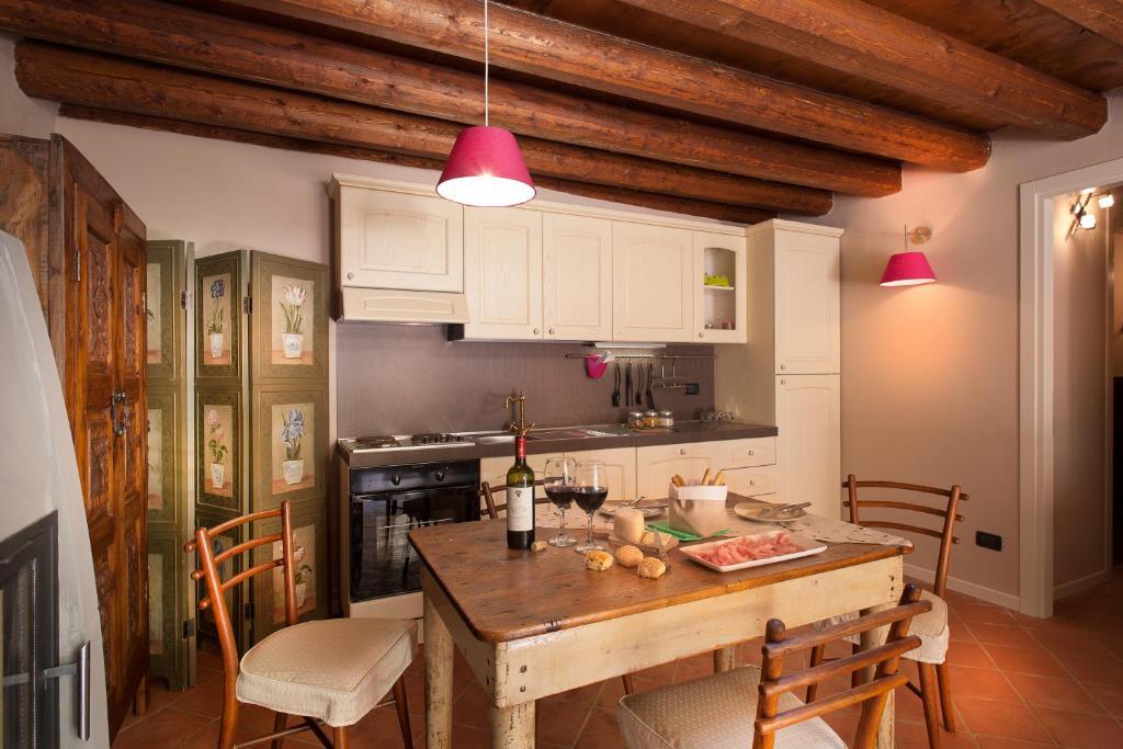 Boutique Hotel Villa Dei Campi Гавардо Стая снимка